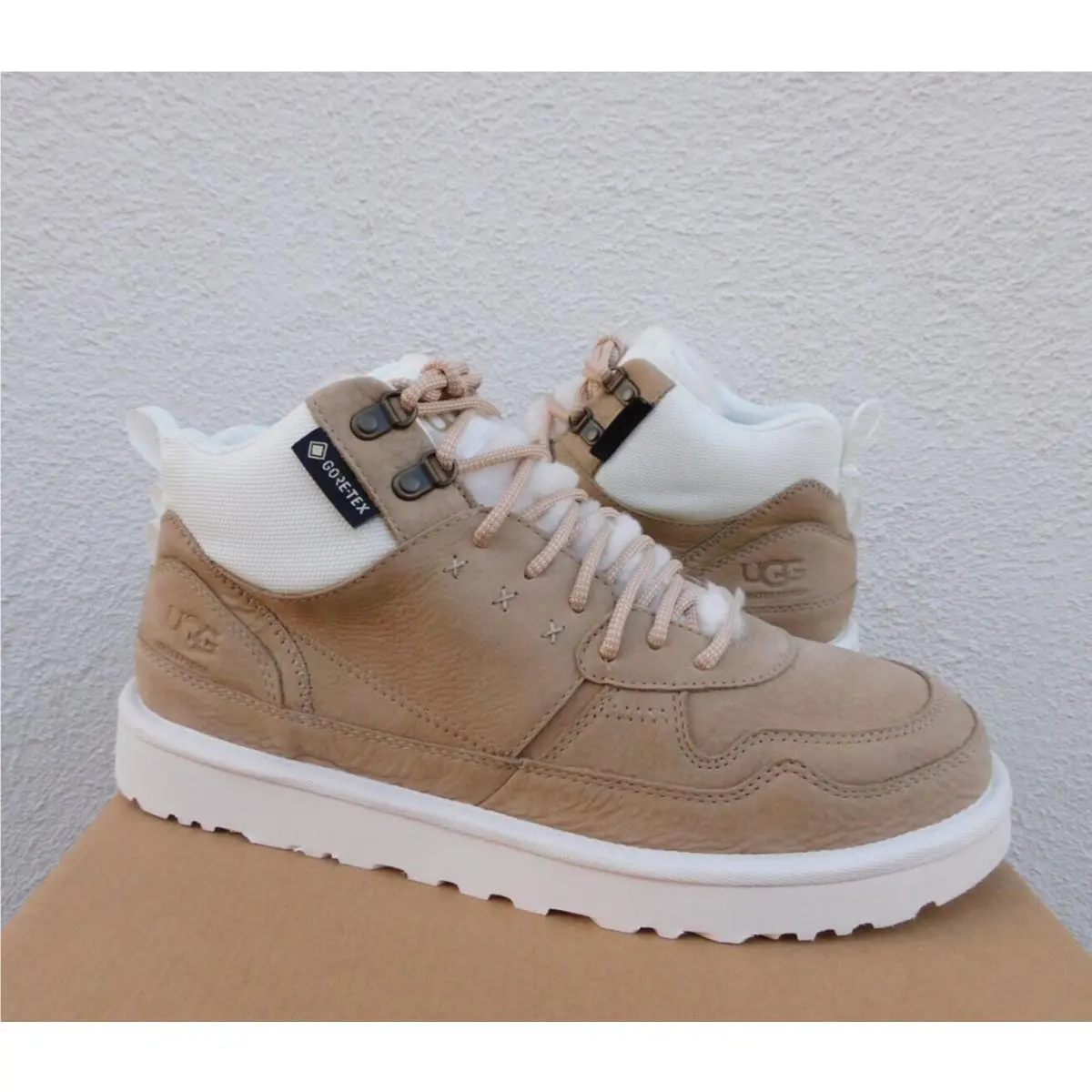 Ugg Sand Highland HI Gtx Gortex Waterproof Sneaker Boots US 9.5/ Eur 40.5