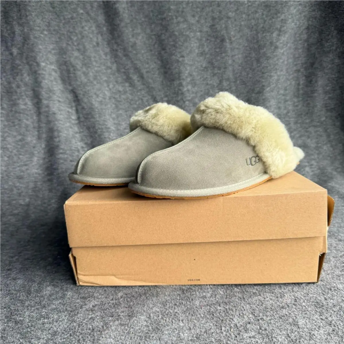 Ugg Scuffette II Slippers Shoes Womens Size 10 Gray Suede Shearling 1106872