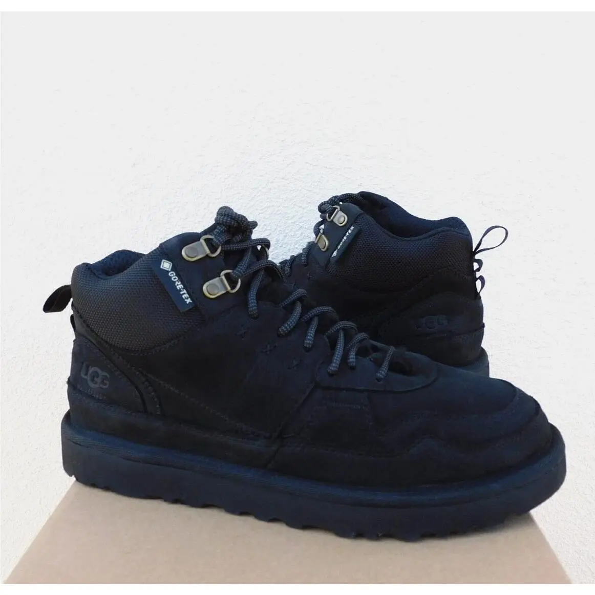 Ugg Black Highland HI Gortex Waterproof Sneaker Boots Women US 11/ Eur 42