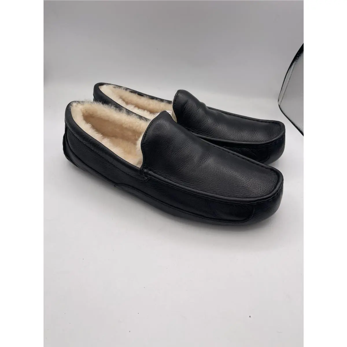 UGG shoes - UGG Ascot - Ascot - Black 4