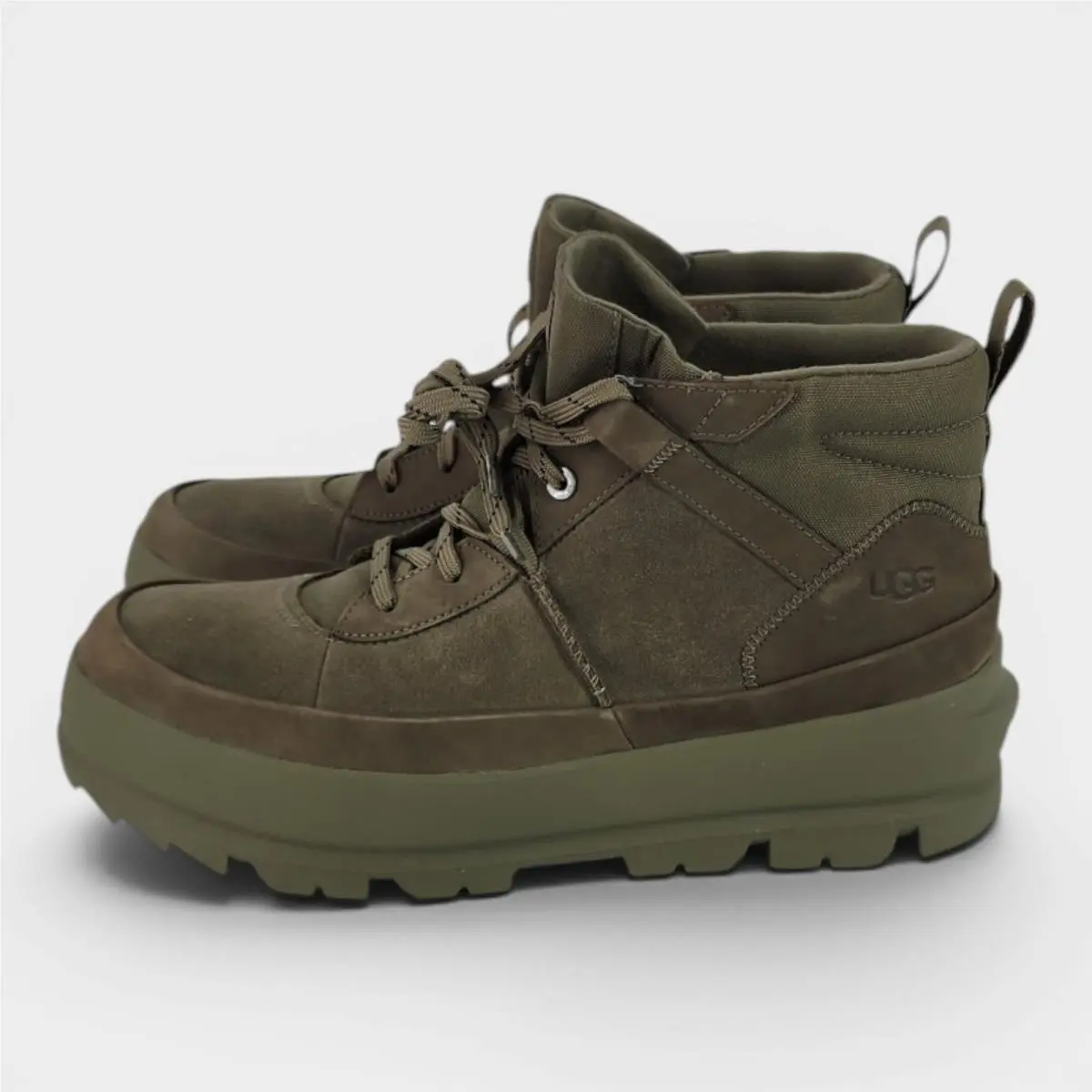 UGG shoes - The Ugg Lug - The Lug - As in Pic 0
