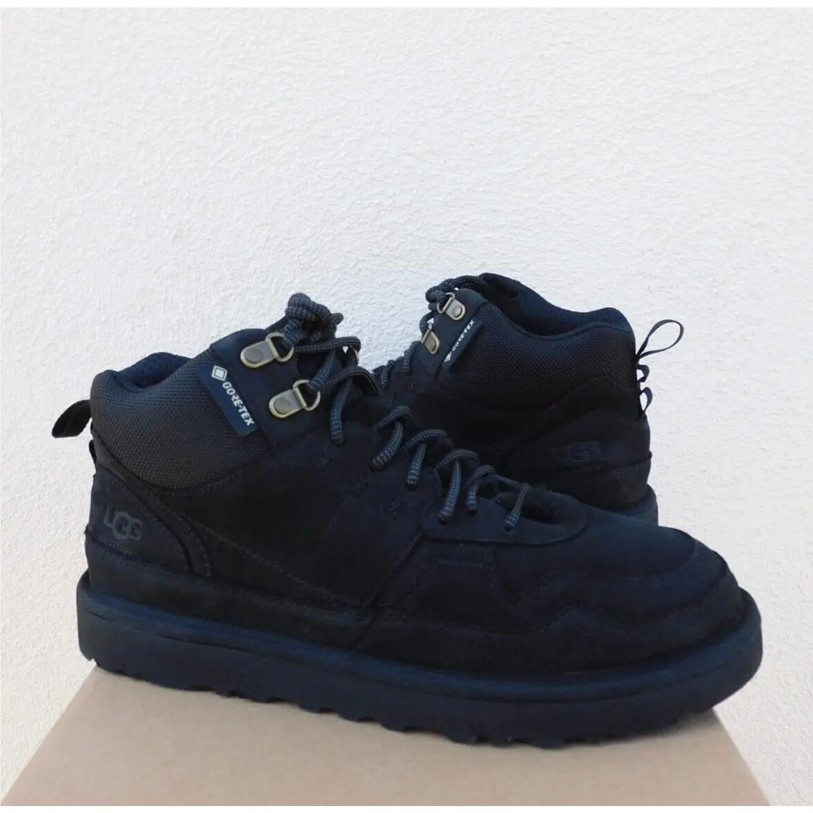 Ugg Black Highland HI Gortex Waterproof Sneaker Boots Women US 6.5/ 37.5