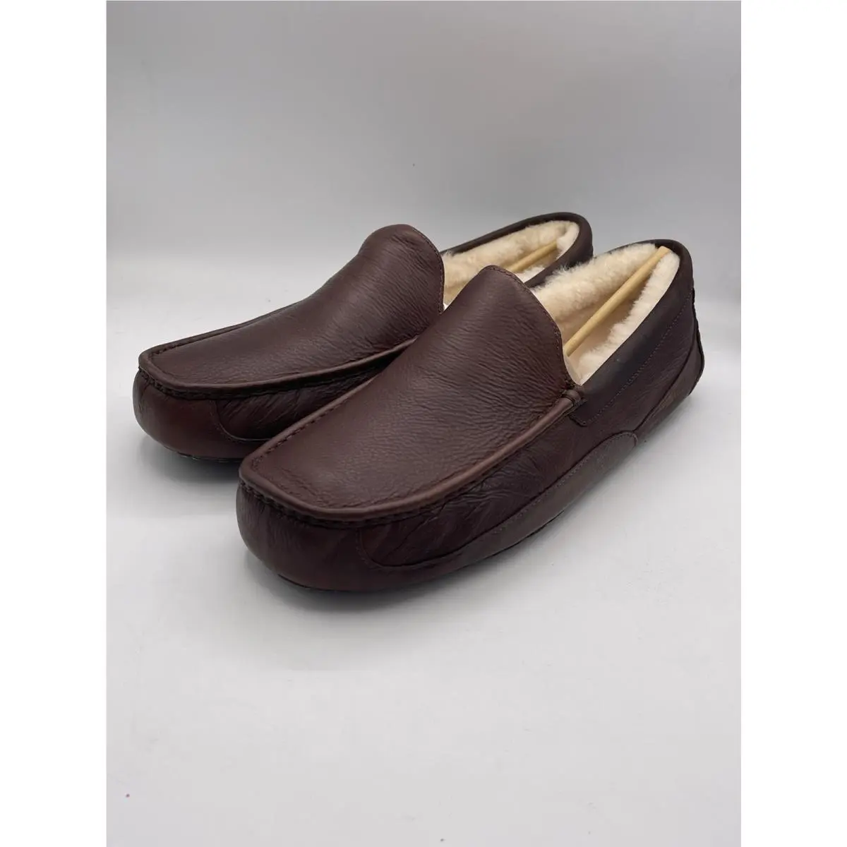 UGG shoes - UGG Ascot - Ascot - Brown 2