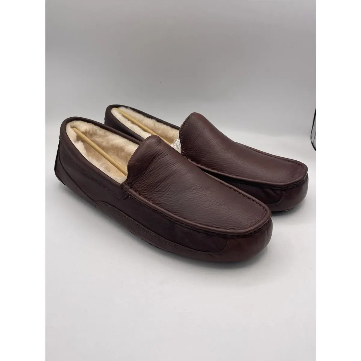 UGG shoes - UGG Ascot - Ascot - Brown 4