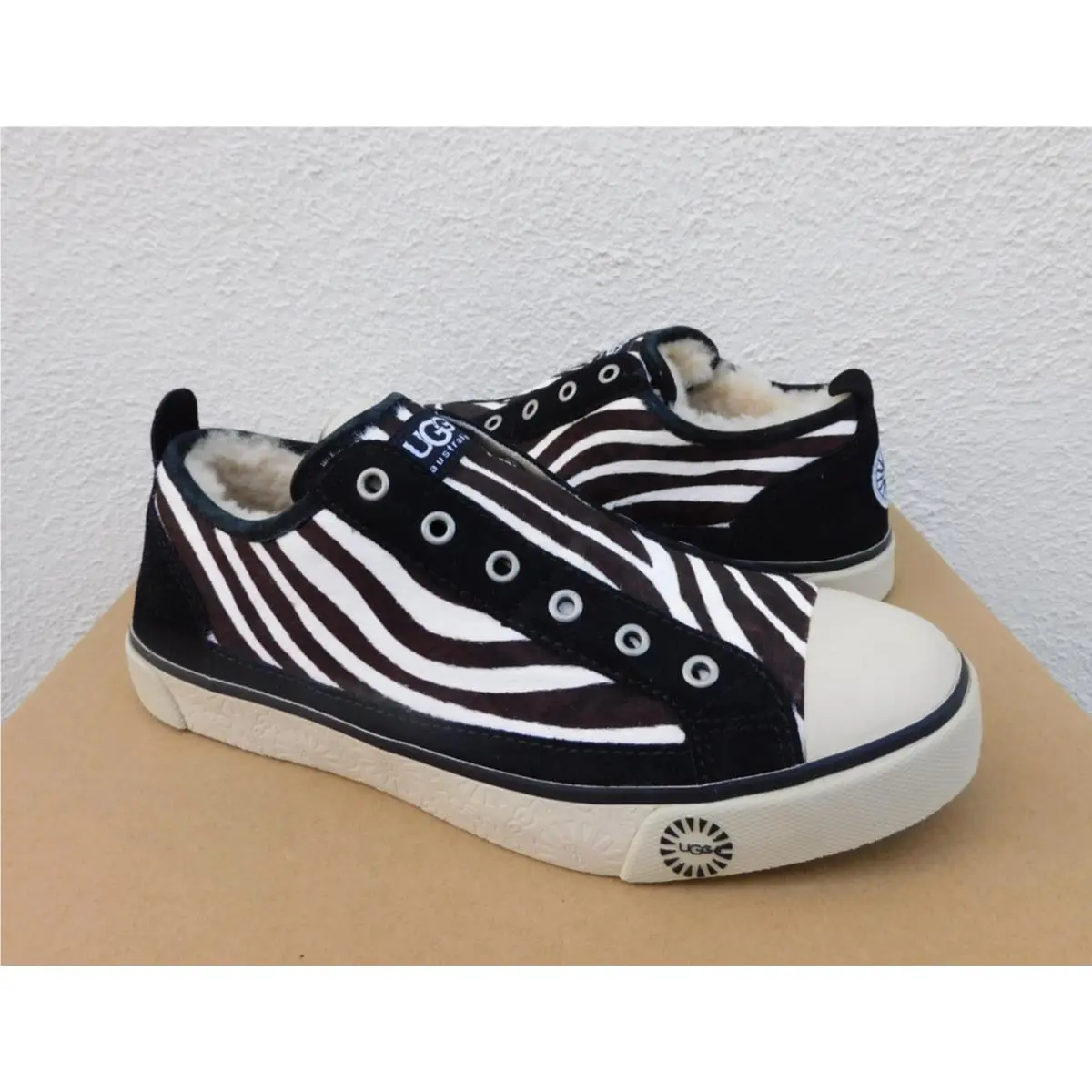 Ugg Laela Exotic Zebra Cow Hair/ Suede Slip-on Sneaker Women US 8/ Eur 39