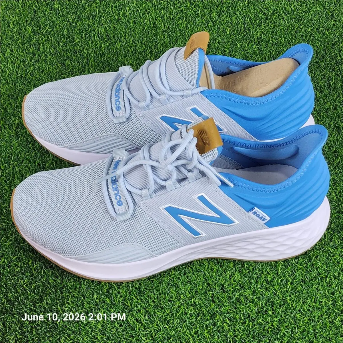 New Balance Men`s Fresh Foam Roav Shoes Grey Carolina Blue Size 9.5 D New Box