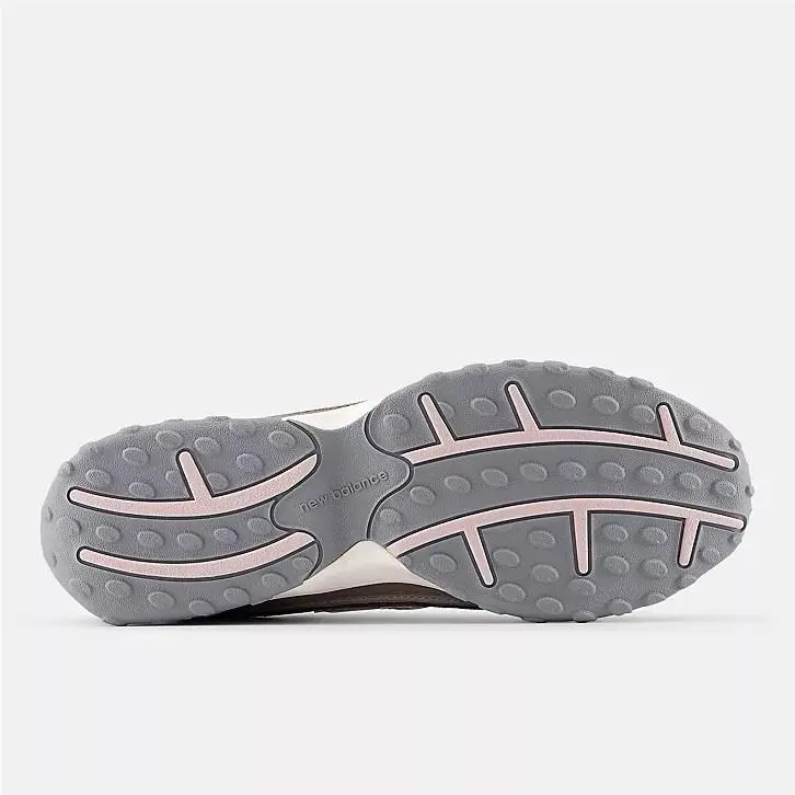 New Balance shoes - NEW BALANCE - U204L273 - Brown/pink 18