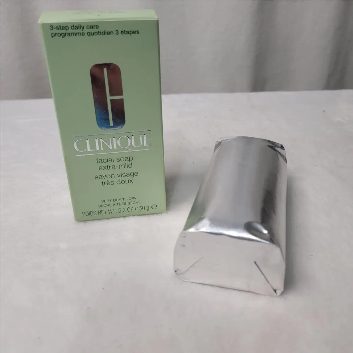 Clinique Facial Soap Bar Extra-mild For Very Dry Skin 5.2oz/150gm Full Size