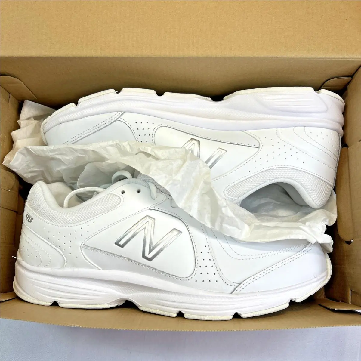 New Balance 411 WW411WT Womens 8 1/2 D White Athletic Walking Sneakers Shoes New