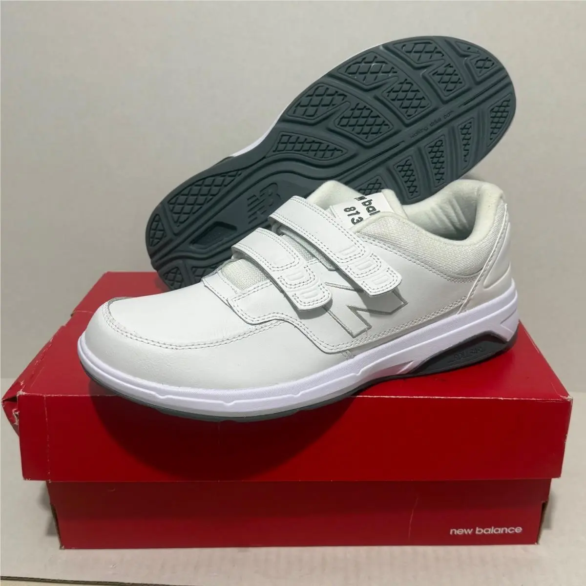 New Balance 813 Mens Walking Shoes White Leather Hook Loop MW813HWT Size 9.5 D