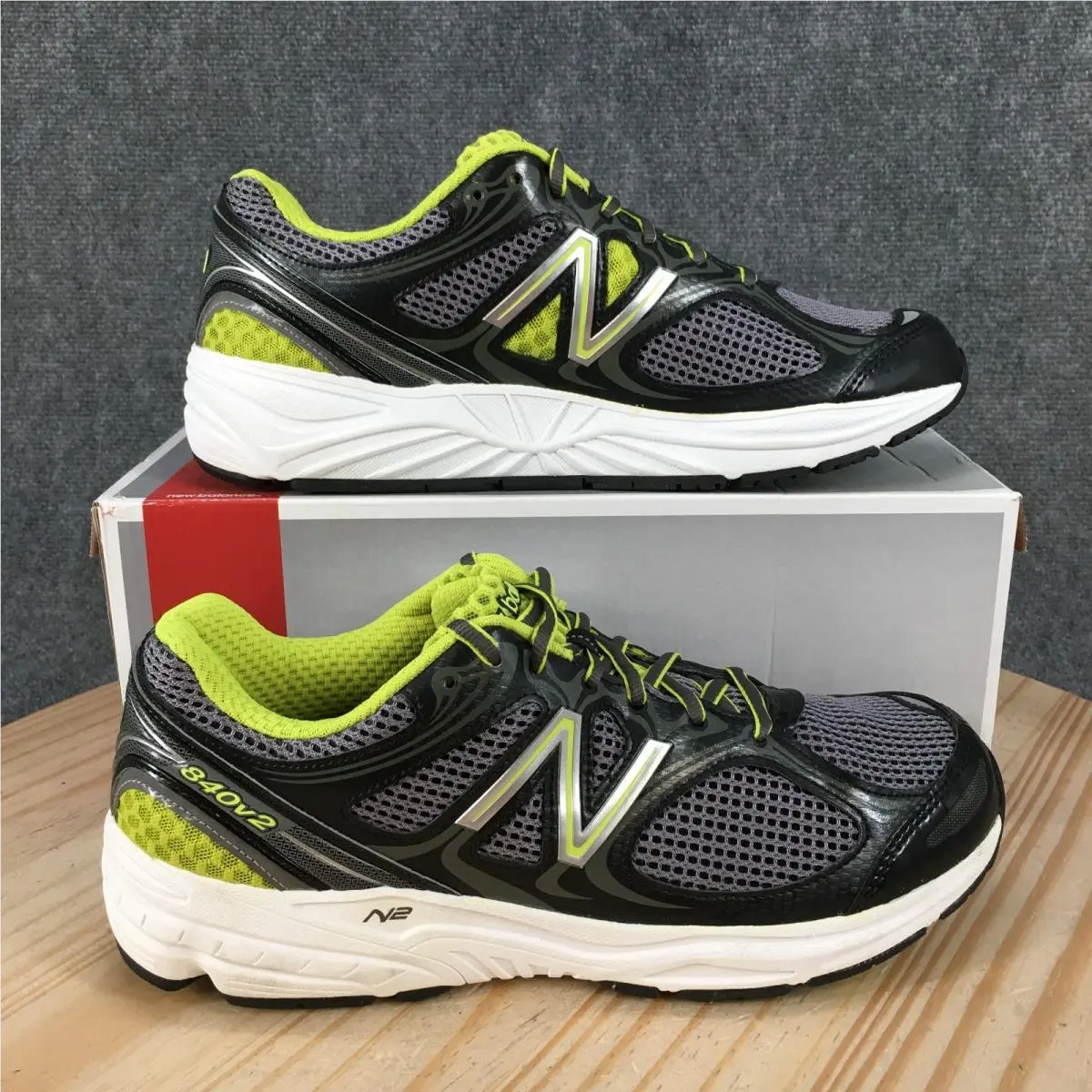 New Balance M840v2 Shoes Mens 10D Athletic Sneakers M840BG2 Black Lime Green New