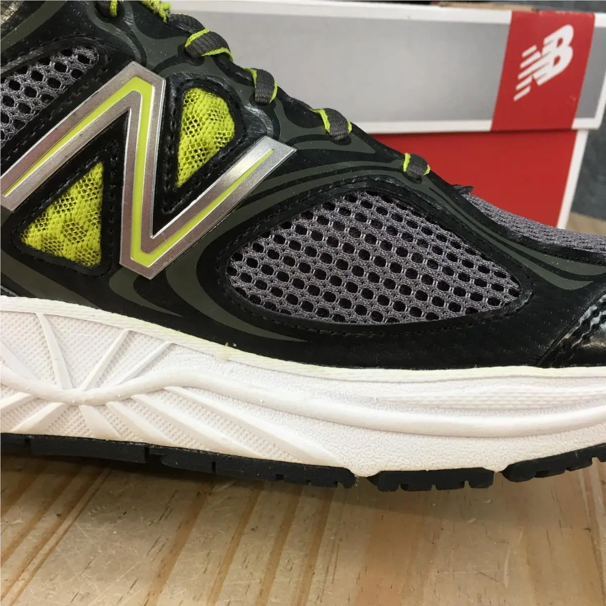New Balance shoes - New Balance M840v2 - Black 3
