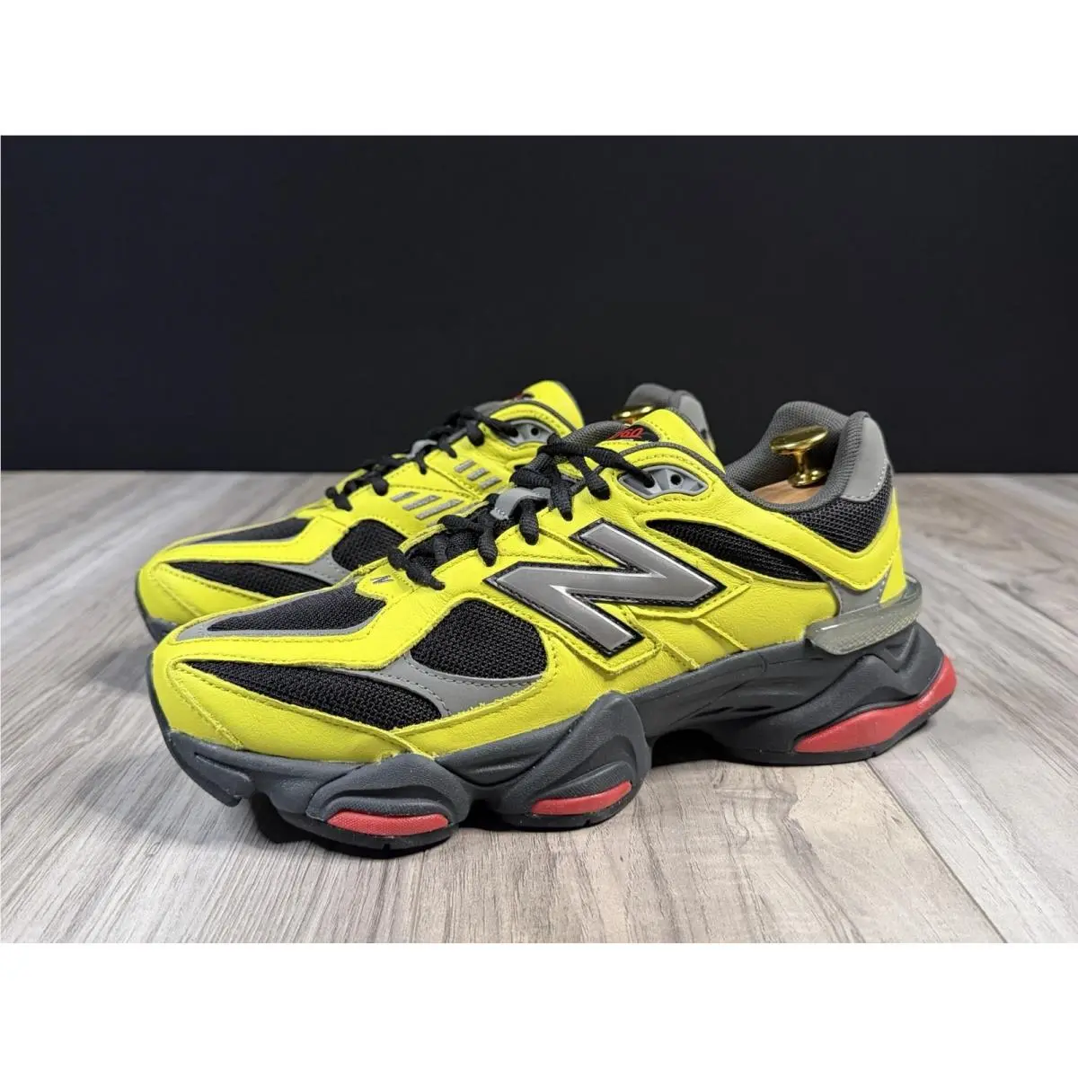 New Balance 9060 Green Black Lifestyle Shoes Mens 9 Womens 10.5 Suede Mesh New