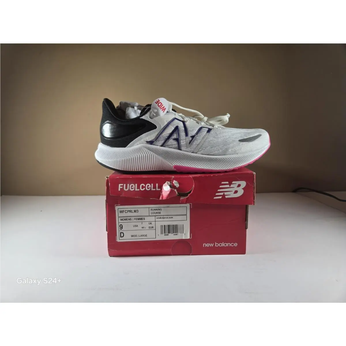 New Balance shoes - white black pink 4