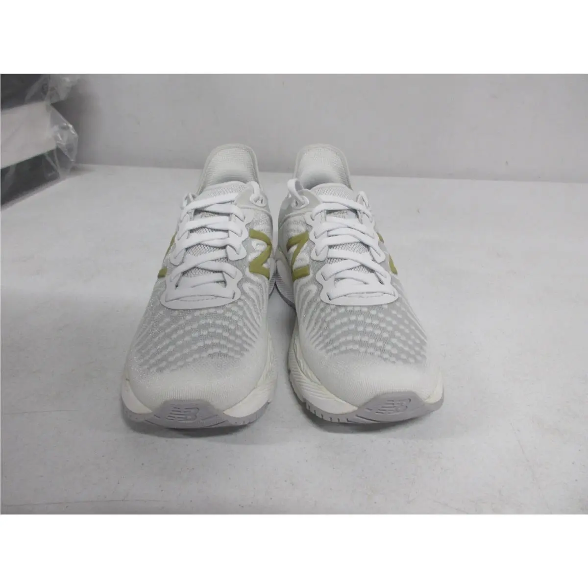 New Balance shoes - New Balance 860 - W860W11 - Ivory 2