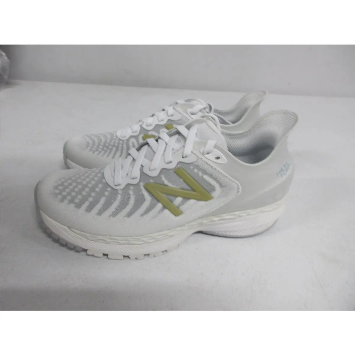 New Balance shoes - New Balance 860 - W860W11 - Ivory 3