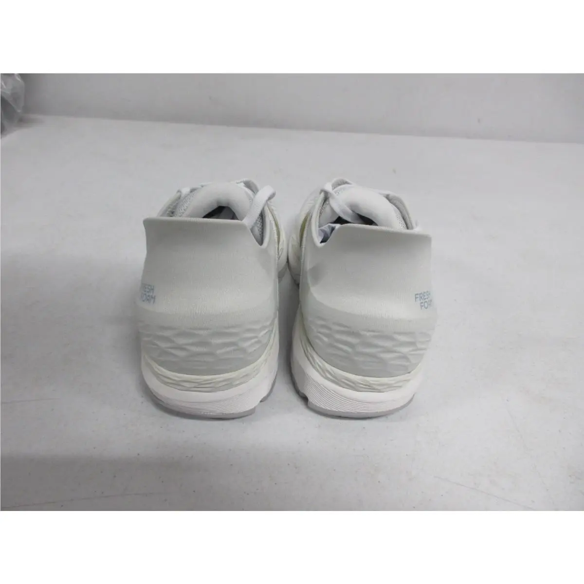 New Balance shoes - New Balance 860 - W860W11 - Ivory 4