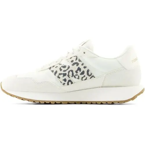 New Balance shoes - Sea Salt / Black / Gold Metallic (UPC: 197966029661) 0