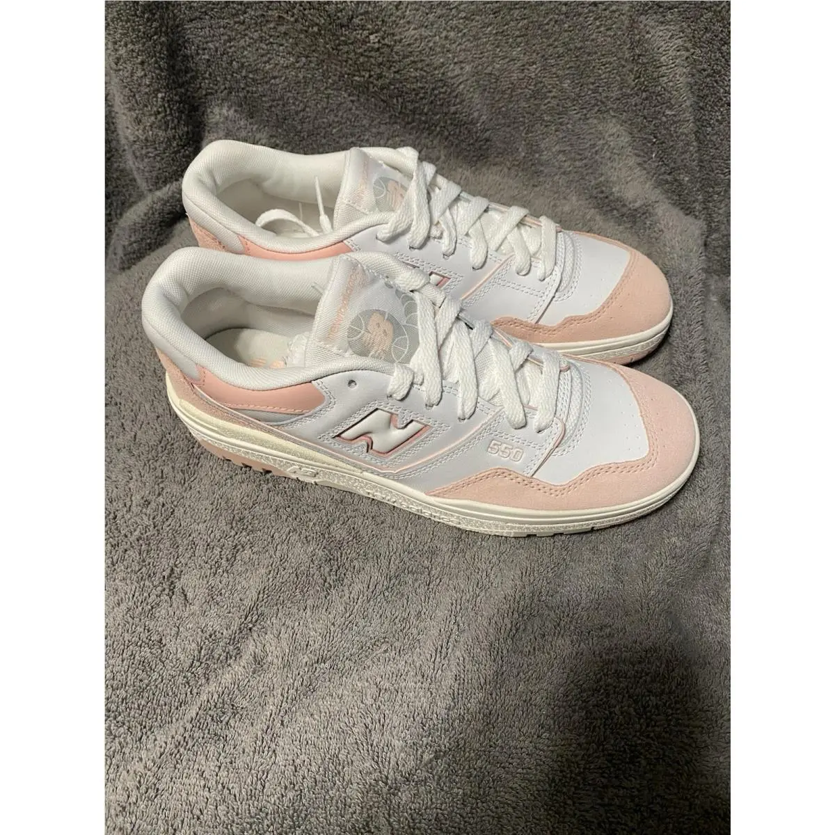 Size 6.5 Youth New Balance 550 Pink/white
