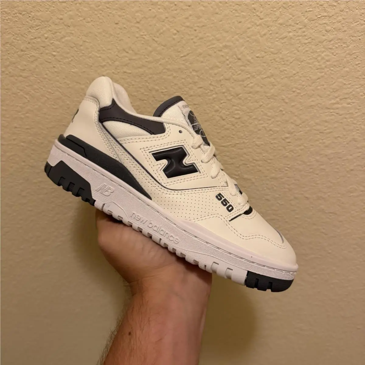 New Balance 550 Sea Salt Magnet Gray Leather Sneakers Womens Size 6 BBW550BH