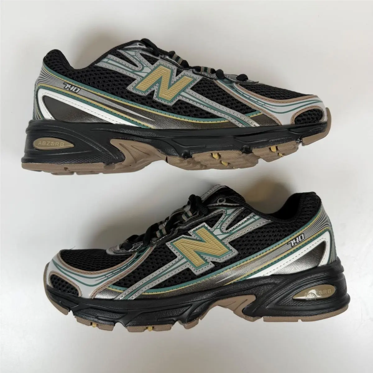 New Balance shoes - New Balance 740 - Black 0