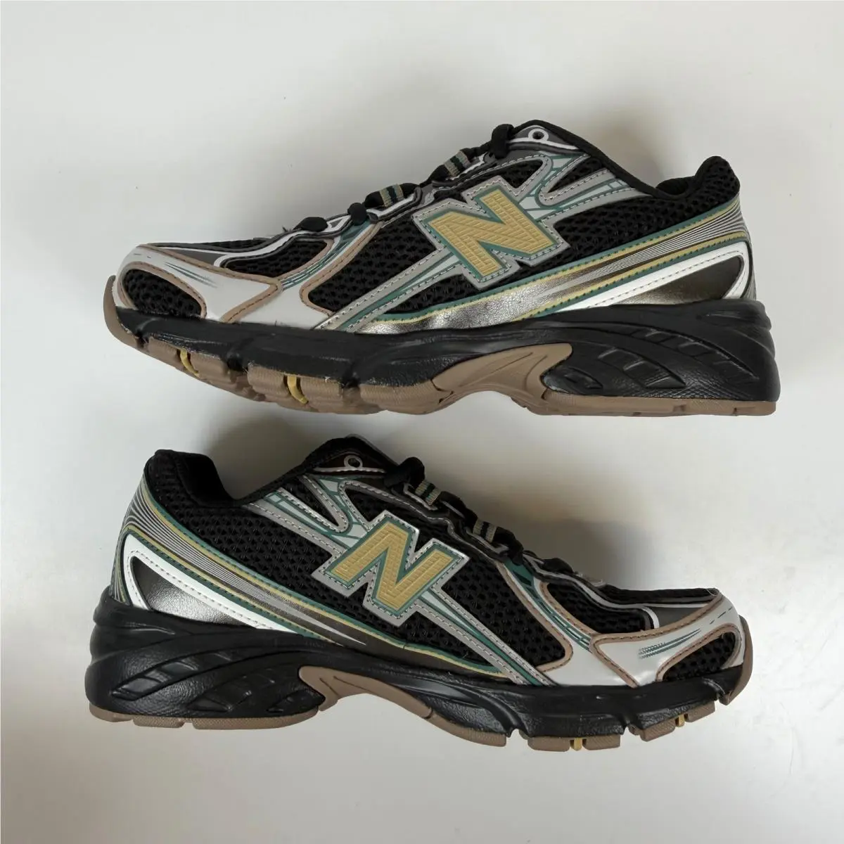 New Balance shoes - New Balance 740 - Black 1
