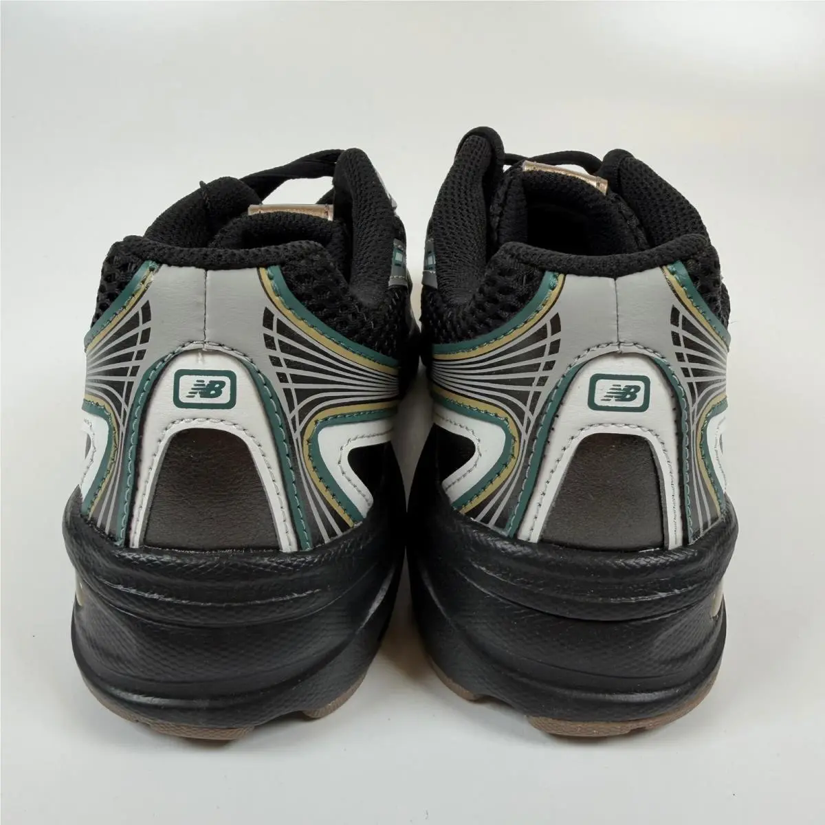 New Balance shoes - New Balance 740 - Black 3