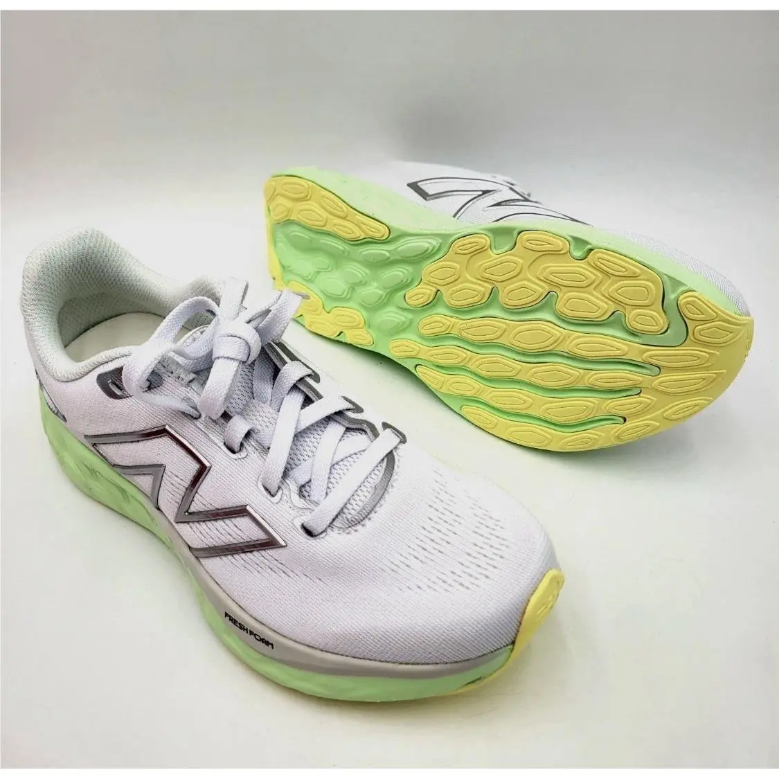 New Balance shoes - New Balance 680 - W680RM8 - White (UPC: 197968052445) 1