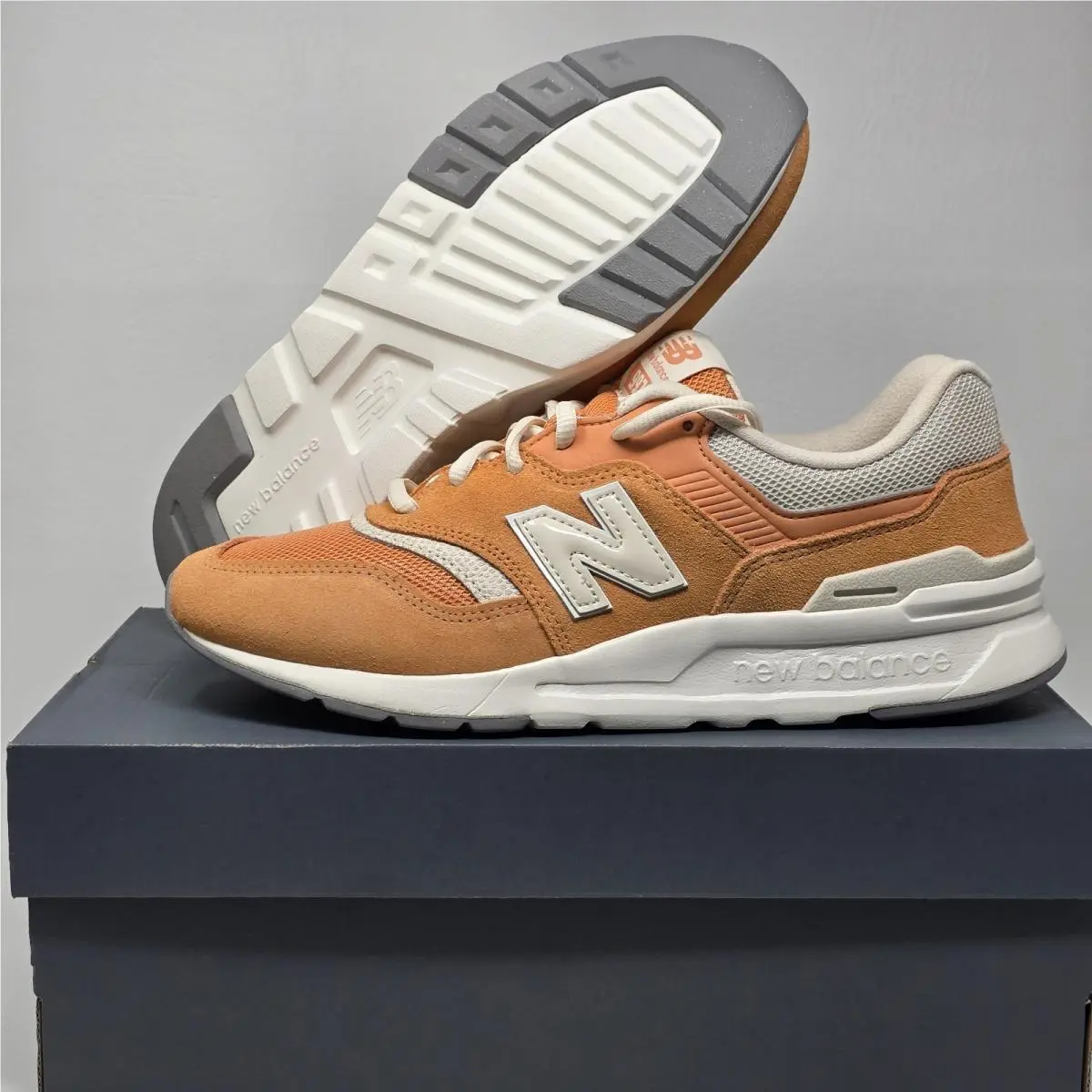 New Balance Women 997H CW997HZM Suede-mesh Classic Shoe Brown Baige Size 8.5 New