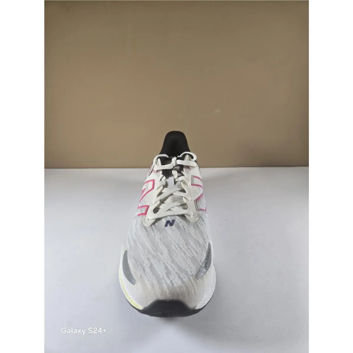 New Balance shoes - Wide Fuelcell - Wide Fuelcell - Pink 3