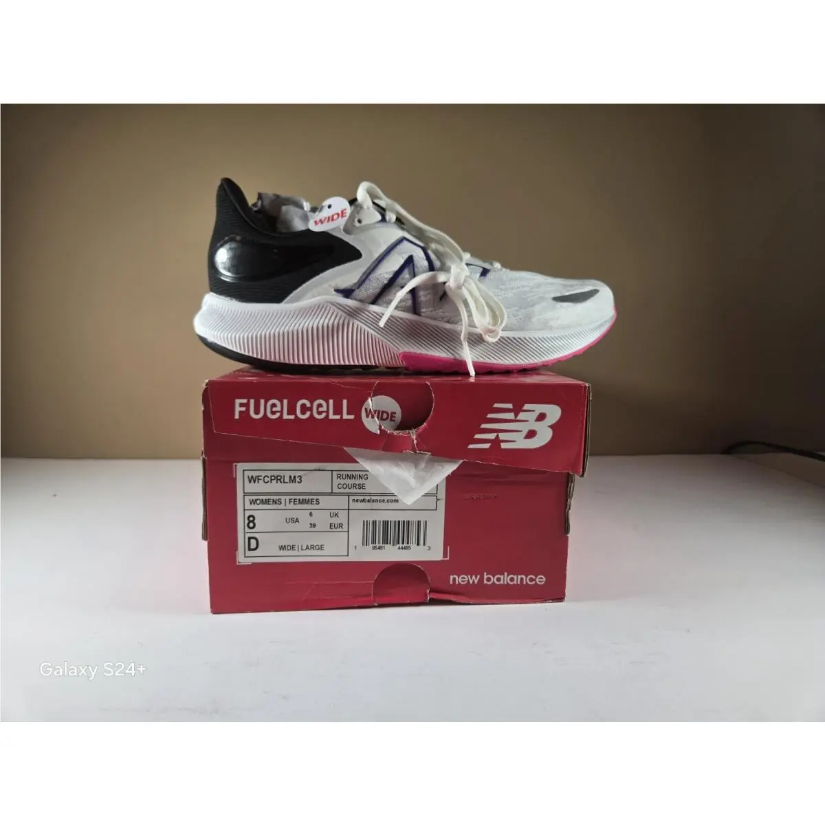 New Balance shoes - New Balance Fuelcell - Fuelcell - white black pink 4