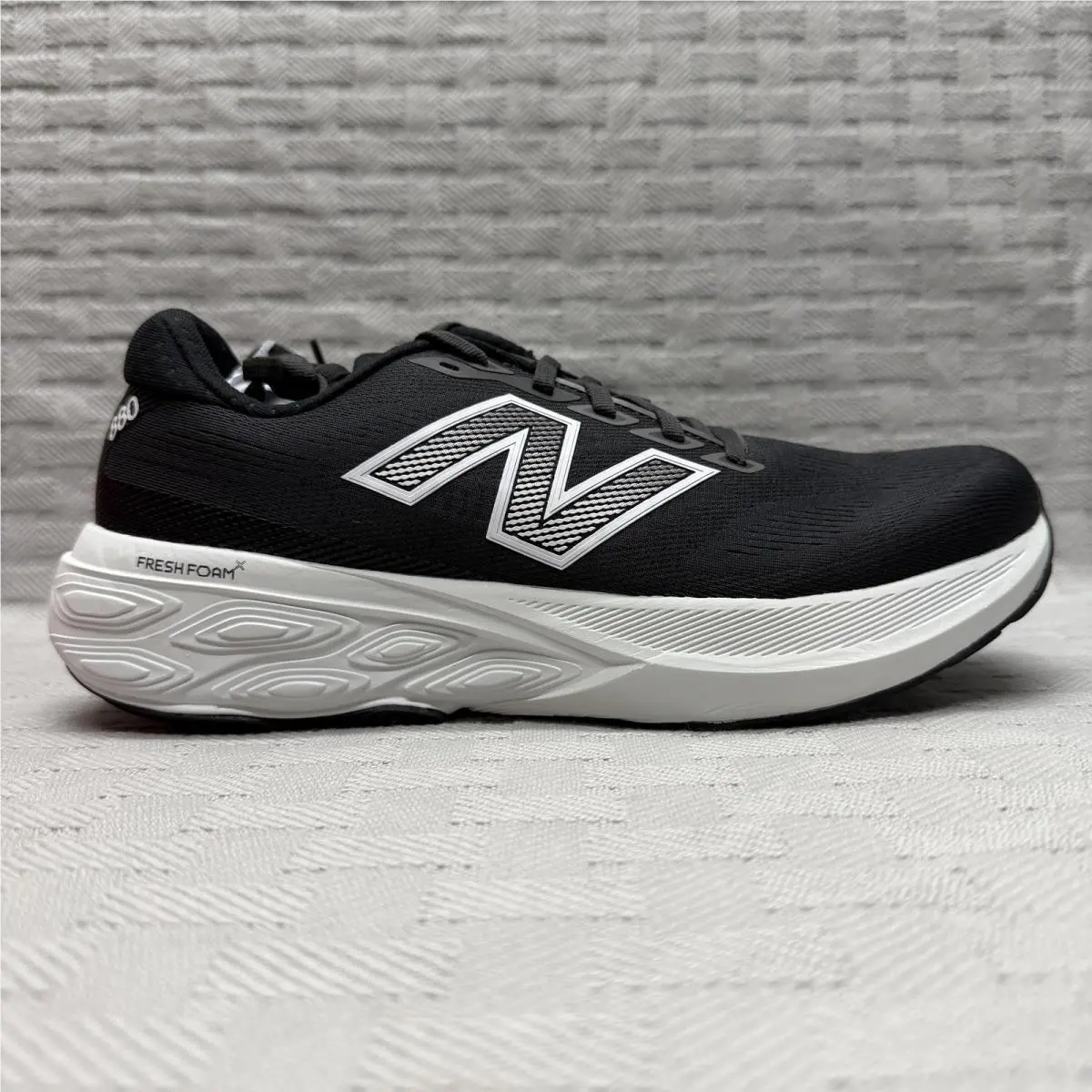 New Balance Fresh Foam X 880v15 Shoes Mens Size 10 Black White Running M880B15