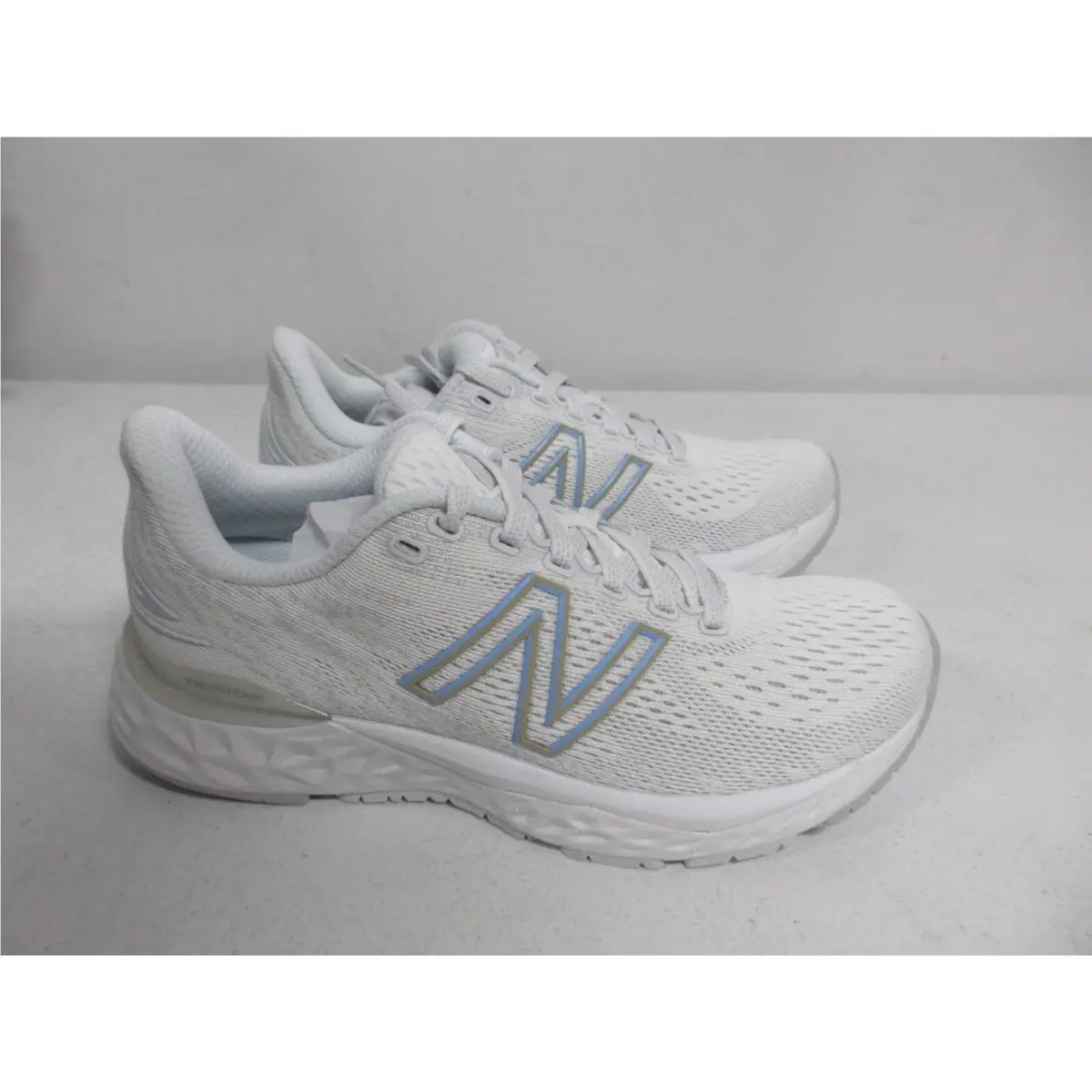 New Balance Fresh Foam Artic Fox/uv Glo Size 5 860W11