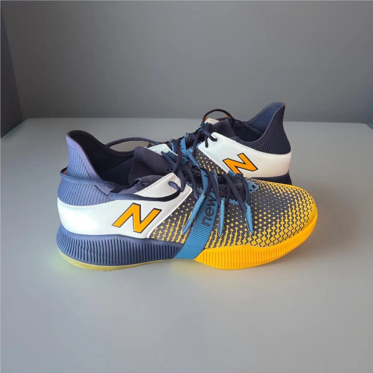 New Balance OMN1S Low Men’s Basketball Shoes Navy Yellow Size 13.5