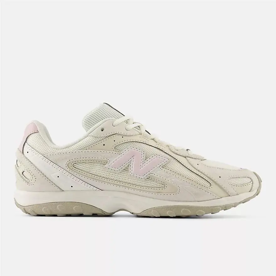 New Balance 204L Womens Athletic Sneaker - Size 7