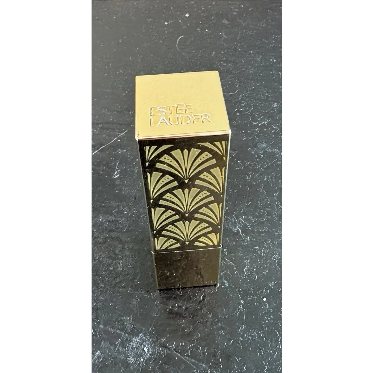 Lipstick Este Lauder Limited Edition Red Velvet Ec3