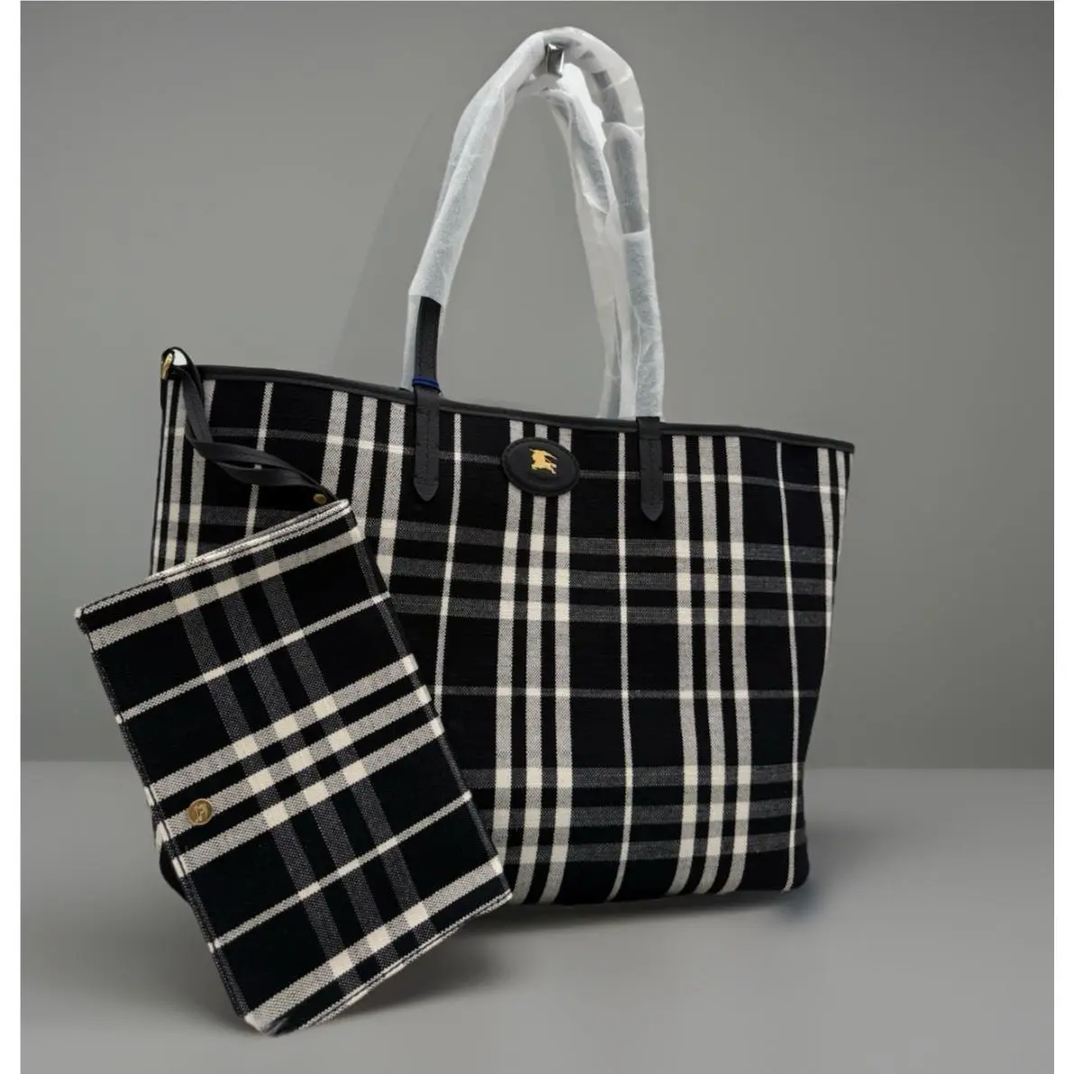 Burberry Medium Reversible Bloomsbury Large Leather Tote