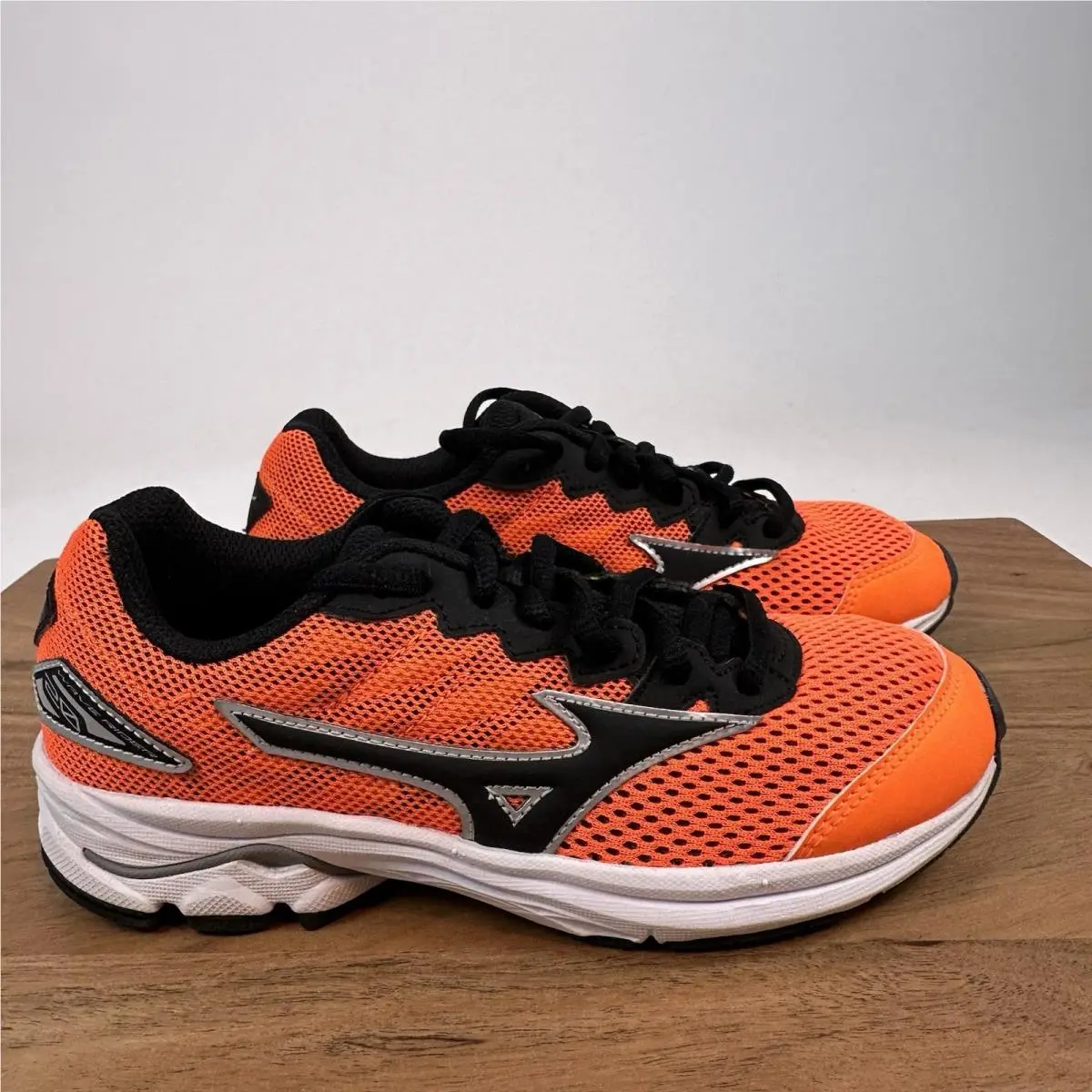 Big Kids Mizuno Wave Rider 20 JR Running Athletic Shoes Sneakers Sz 2.5M