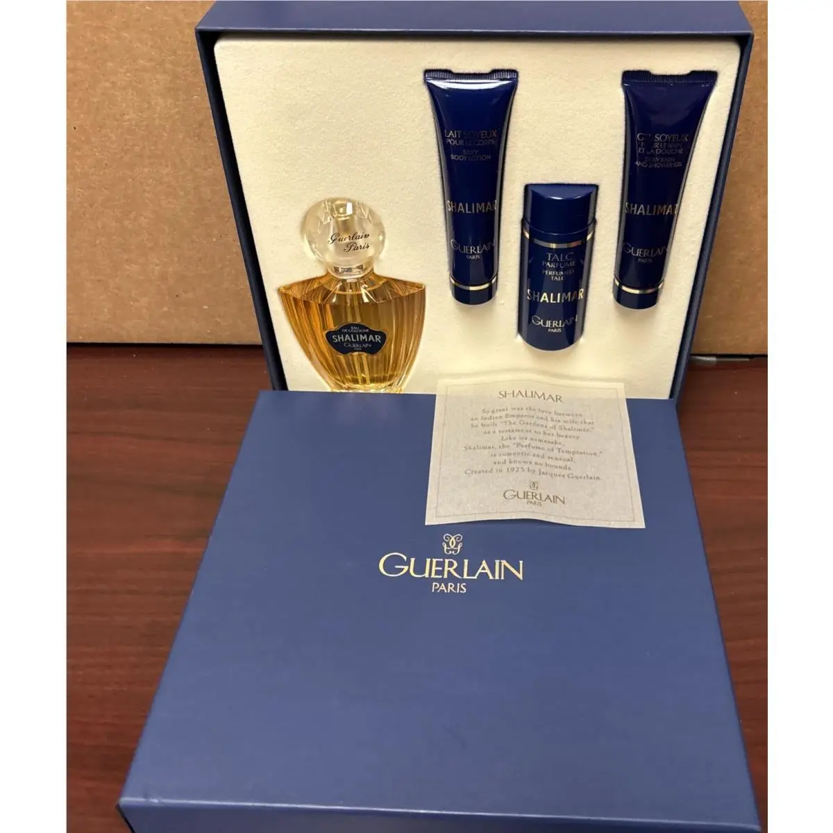 Vtg Shalimar 4pc Gift Set Eau De Cologne Perfume Spray 2.5 oz Guerlain Paris