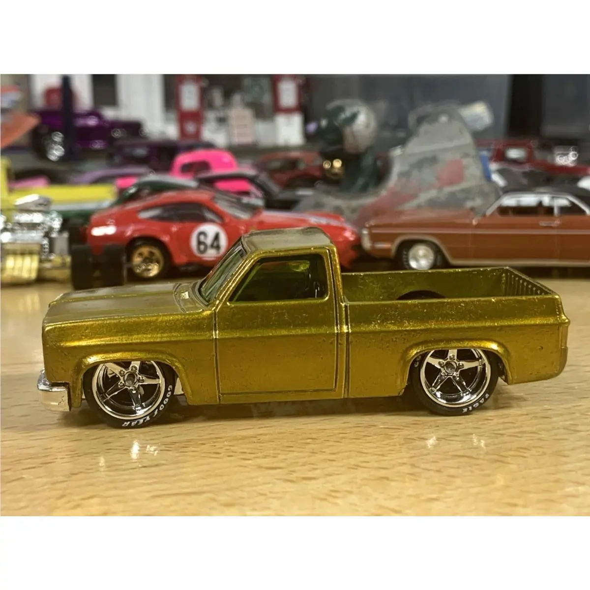 Hot Wheels Custom Candy Orange Paint Job `83 Chevy Silverado with Wheel Swap Loo