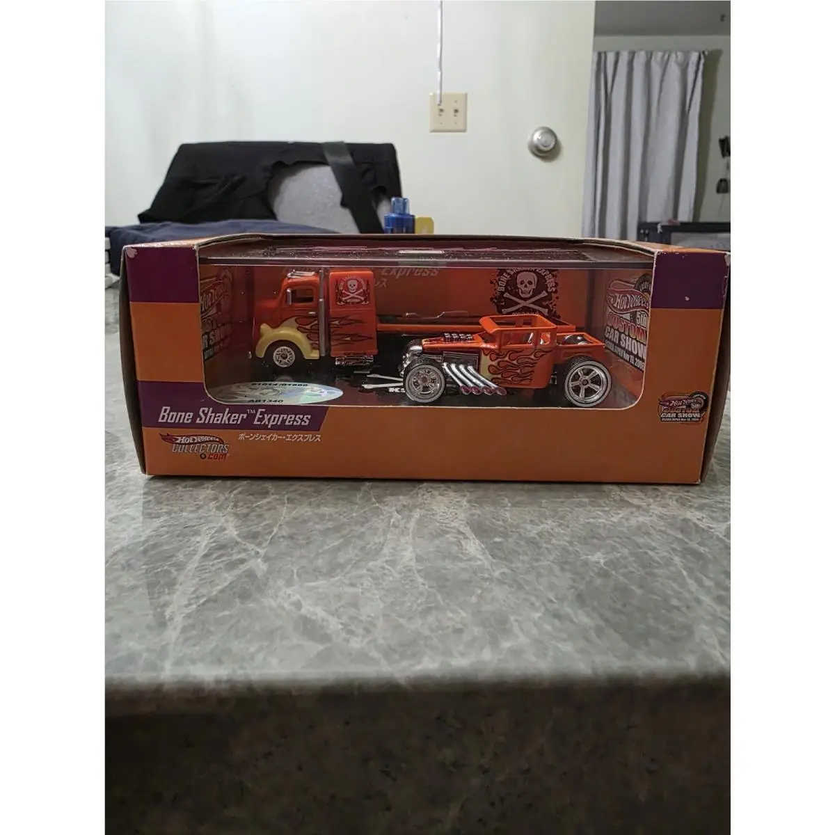 Hot Wheels 2006 Japan Custom Car Show Bone Shaker with Larry Wood Autograph