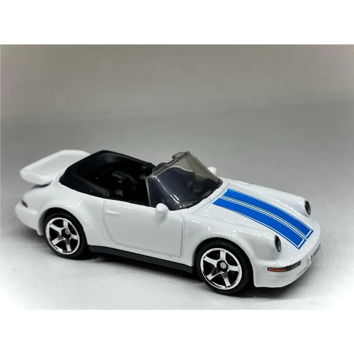 Hot Wheels Porsche 911 Turbo Cabriolet Custom Made with 5 Star Porsche Mags