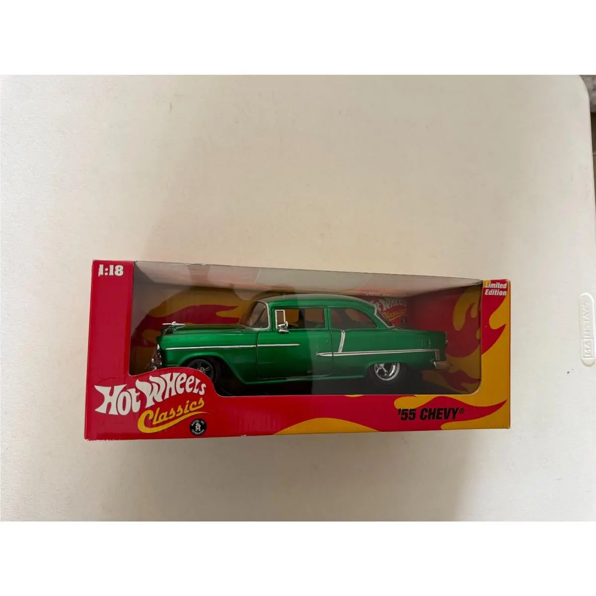 Hot Wheels Classics `55 Chevy Green 1:18 BC8