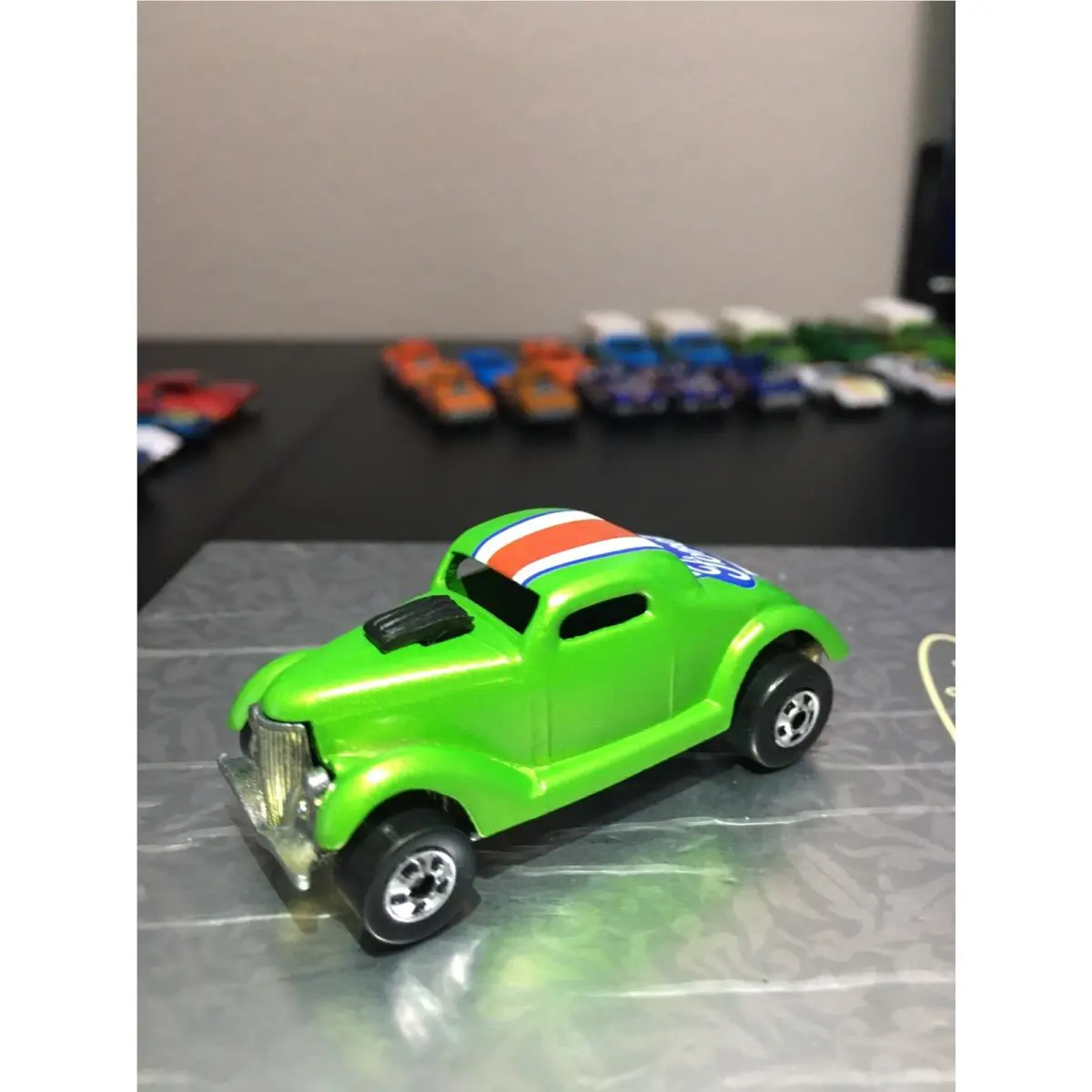 Mattel Hot Wheels Ford Oldie But A Goodie Neet Streeter Custom Candy Green