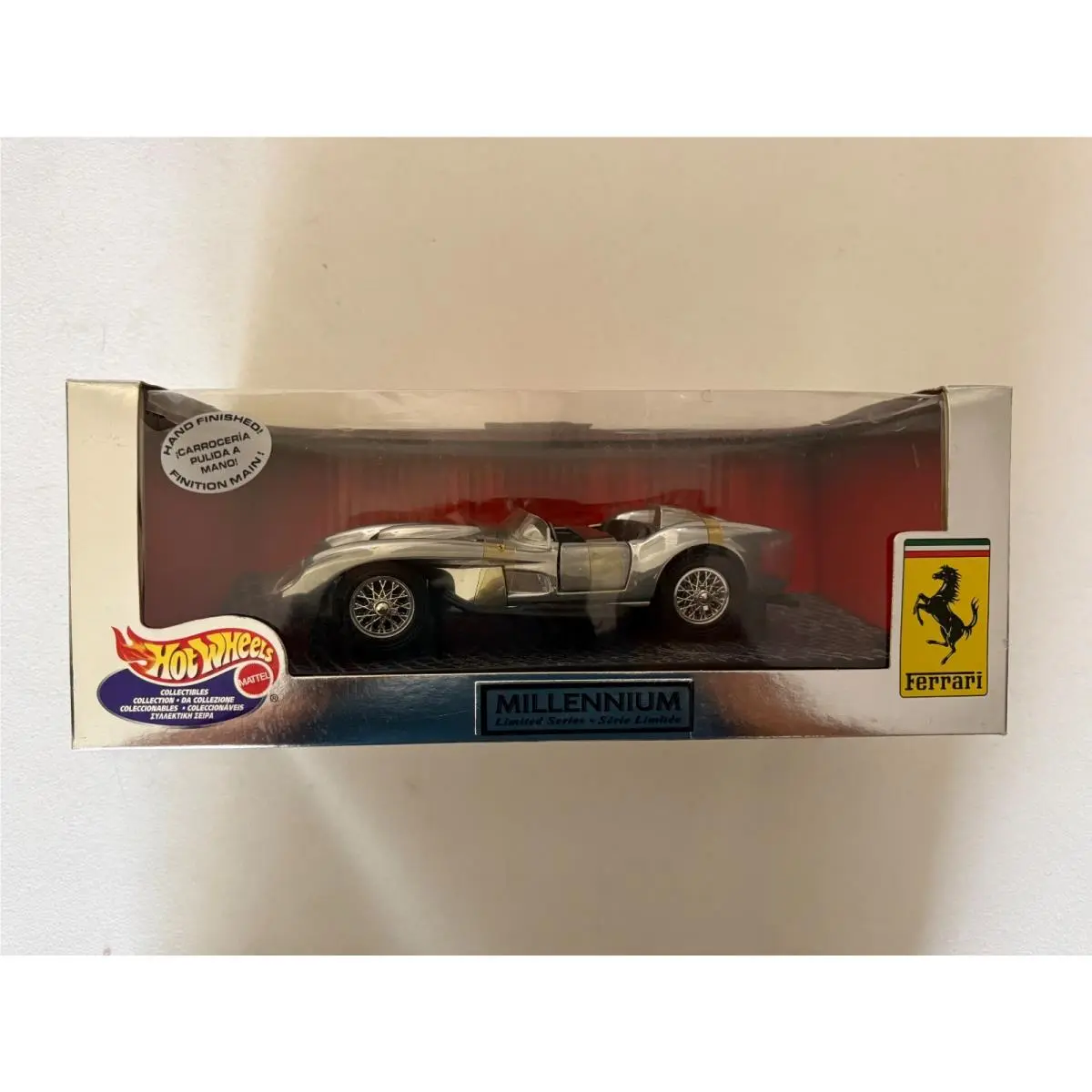 Hot Wheels Ferrari Testarossa Millennium Commemorative Limited Edition 1:18 BD5