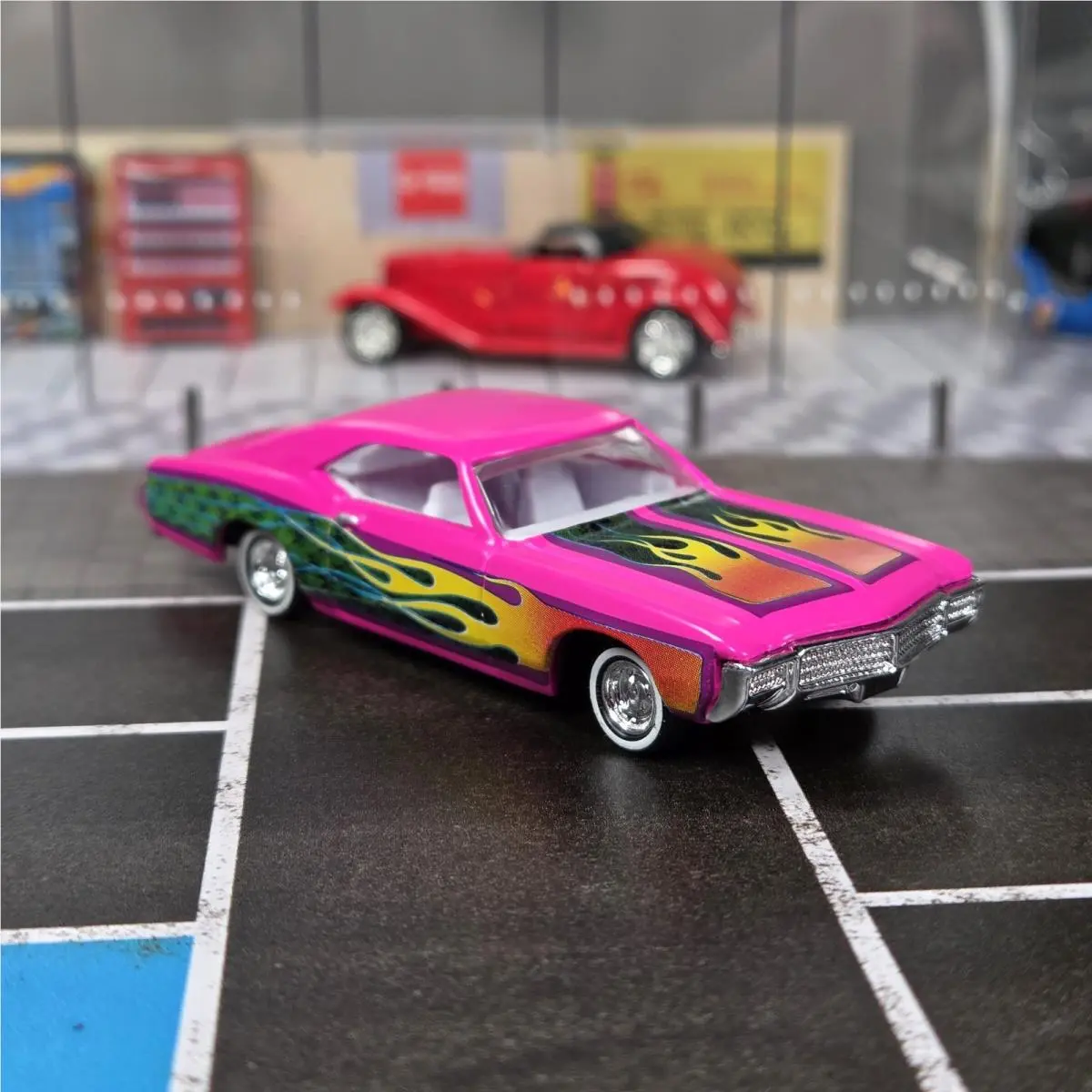 1:64 Hot Wheels Limited Edition 1969 69 Buick Riviera Lowrider Pink with Flames