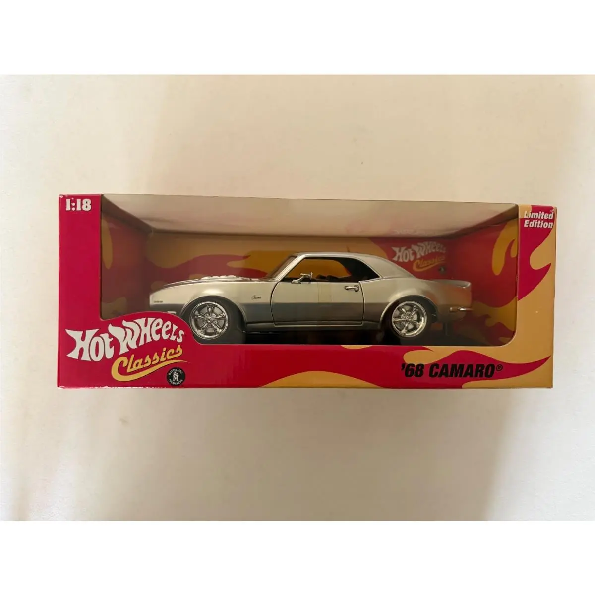 Hot Wheels Classics `68 Camaro Silver 1:18 BD3