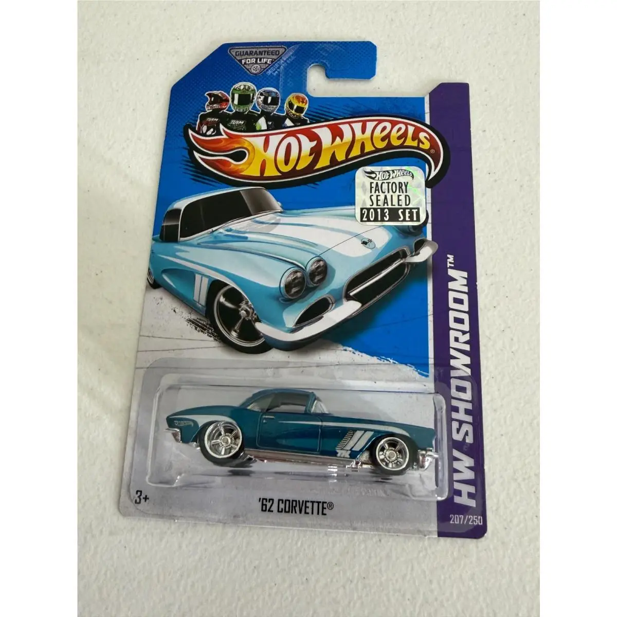 Hot Wheels HW Showroom `62 Corvette Super Treasure Hunt AG8