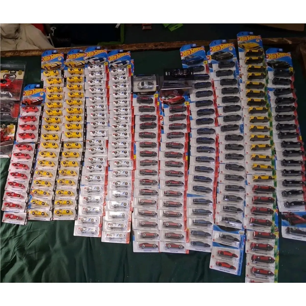 205 Ferrari Mainlines