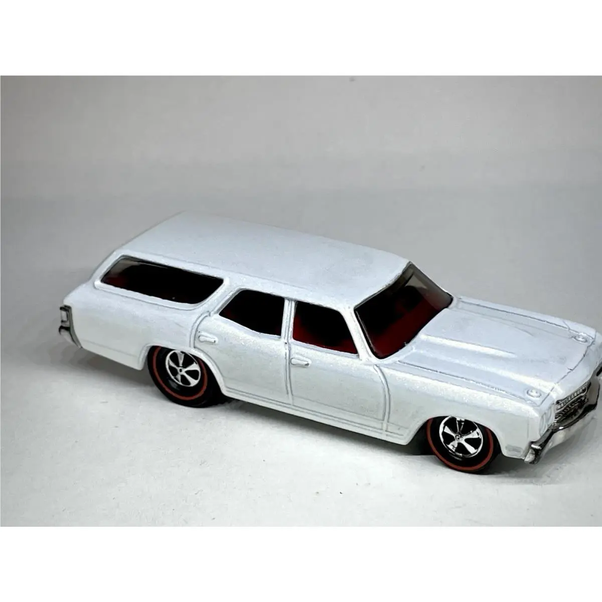 Hot Wheels Custom Made Redline ‘70 Chevelle Wagon